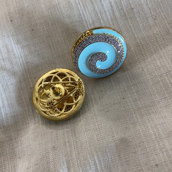 Oversize studs - Picture 4 of 4